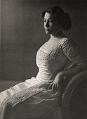 Sitting actress (Tilla Durieux)