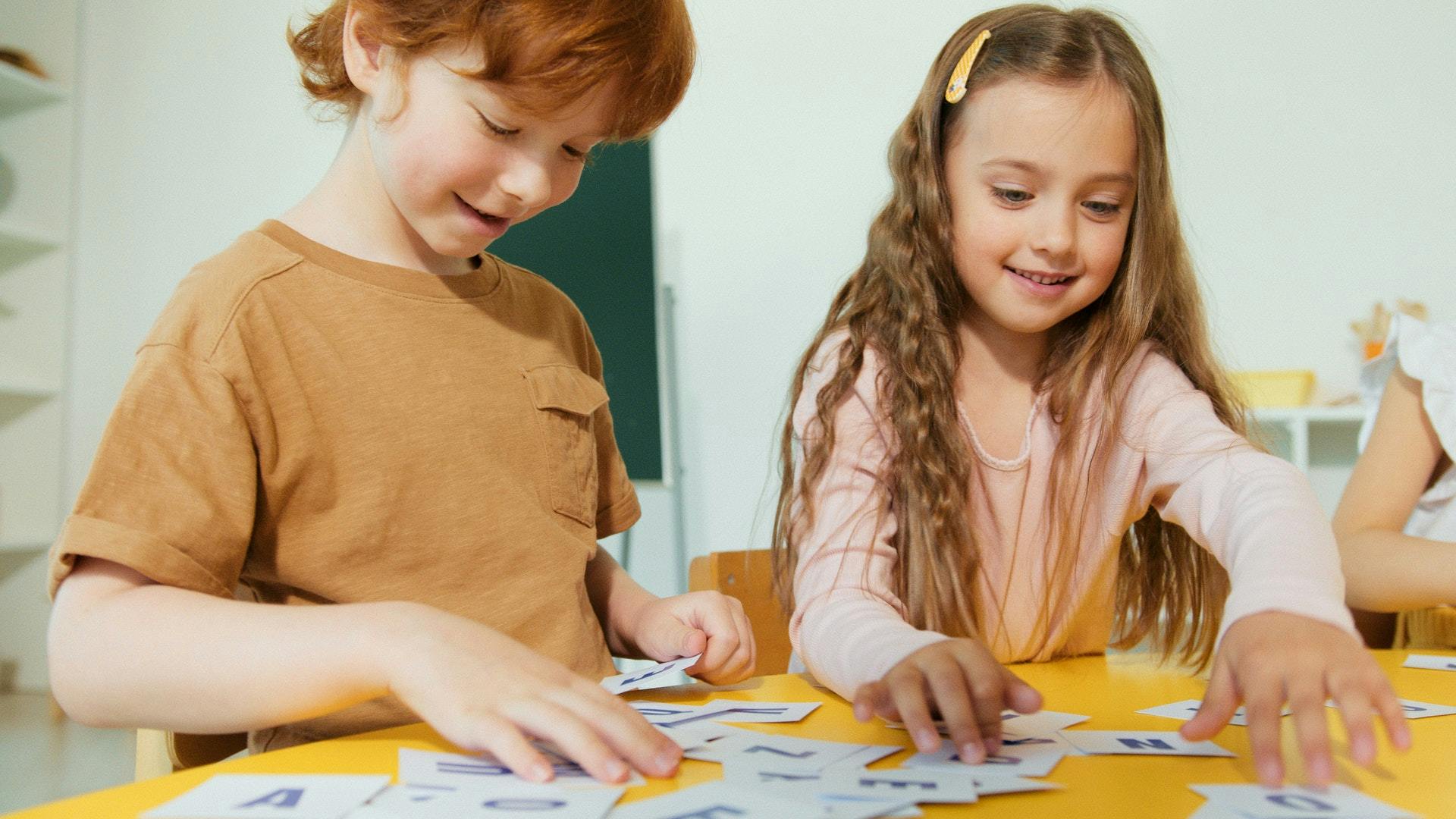 children doing a kinesthetic learning activity